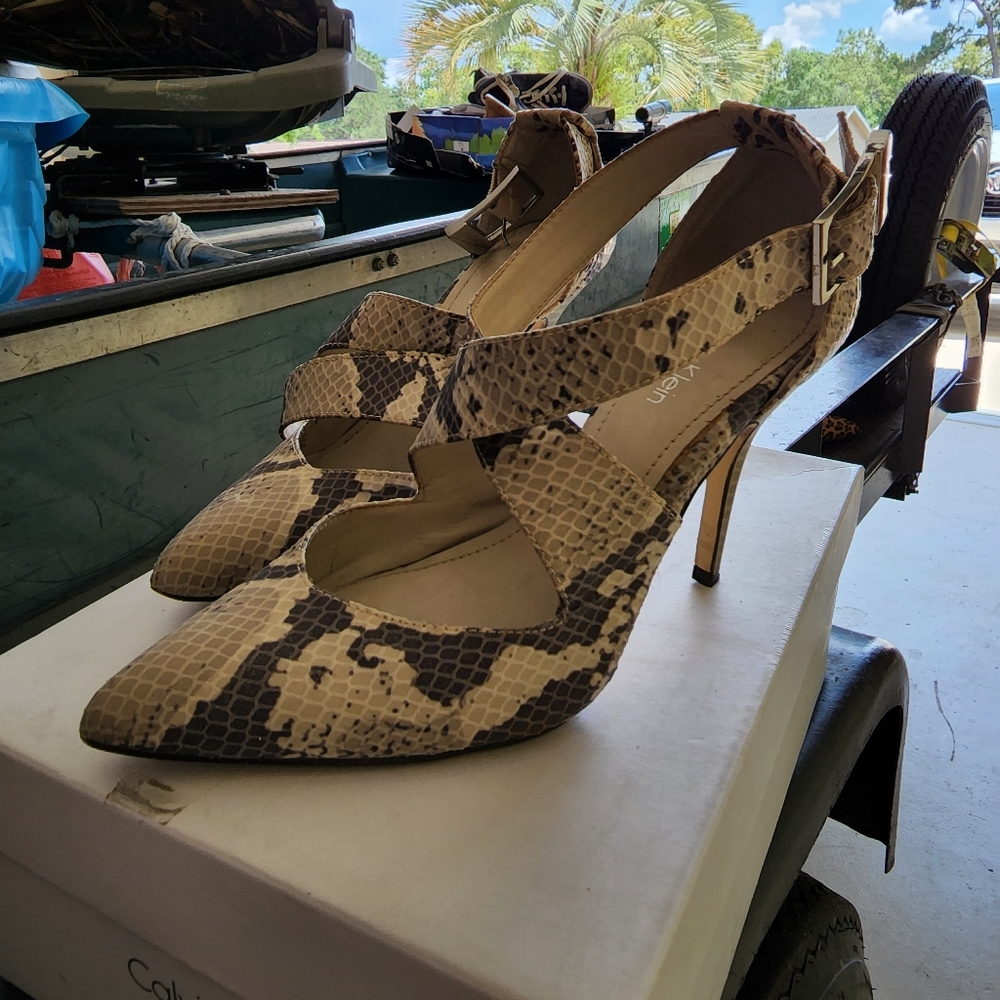 Calvin Klein size 6